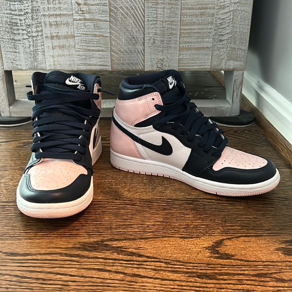 Woman’s Air Jordan 1 Retro High “Bubble Gum” - Picture 1 of 4